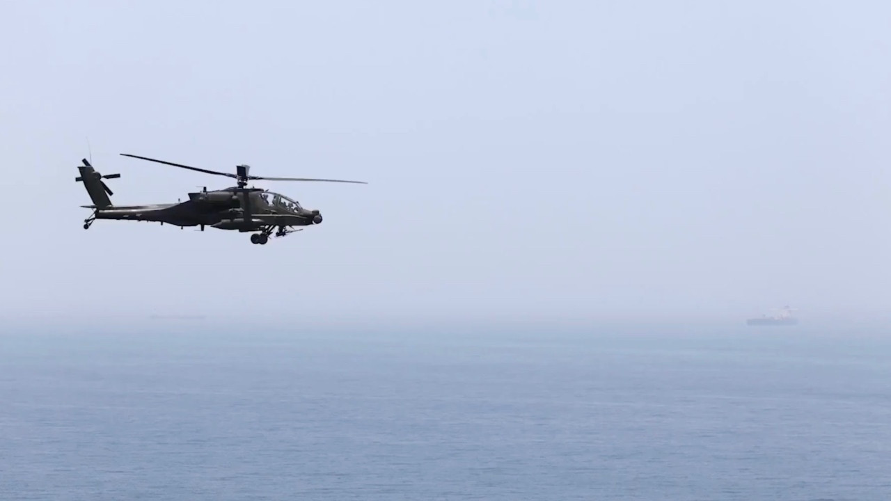 ABD ordusuna ait bir helikopter Hürmüz'de çakıldı: Trump'tan ilk açıklama geldi
