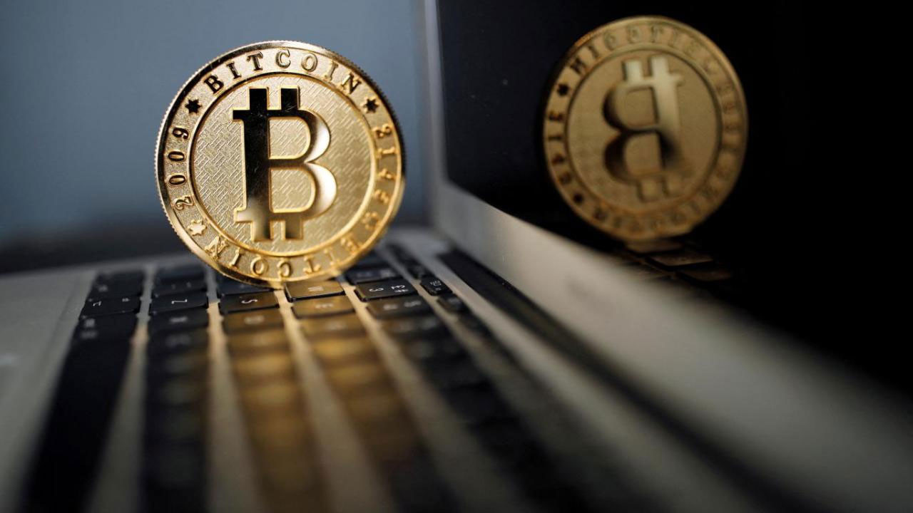 Kripto para piyasasında hareketli saatler: Bitcoin 69 bin dolar sınırını aştı