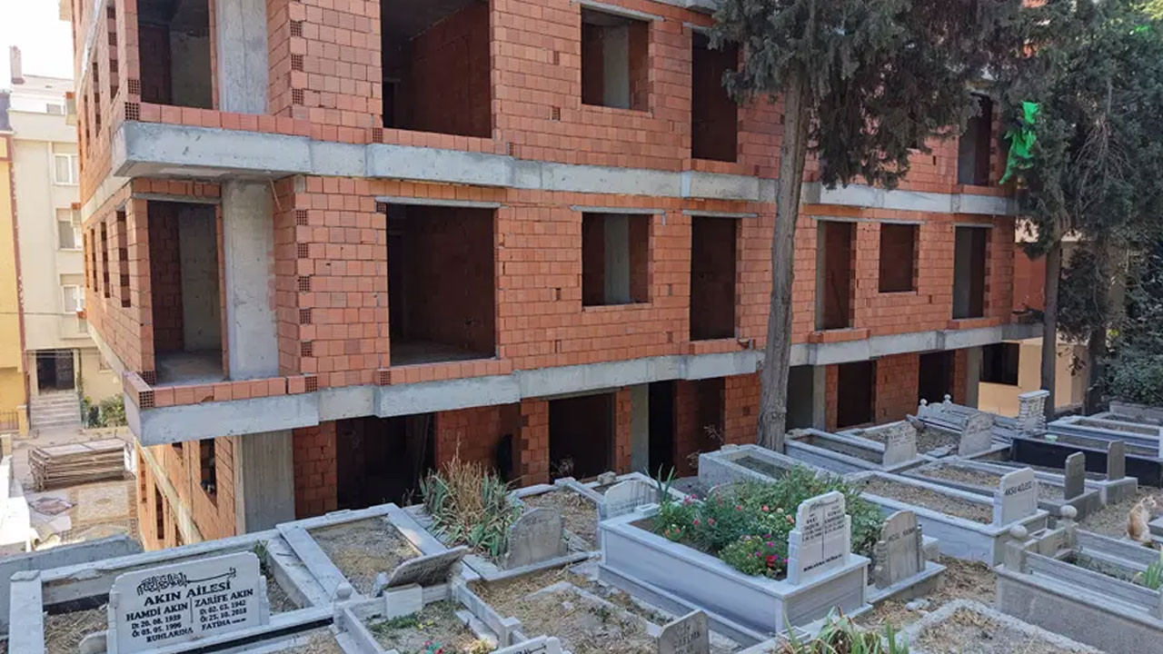 Görenler şaşkına döndü! Sahibinden mezara sıfır daire