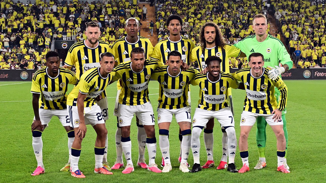 Fenerbahçe'de bir ayrılık daha! Takımın yıldızı arkadaşlarıyla vedalaşıyor