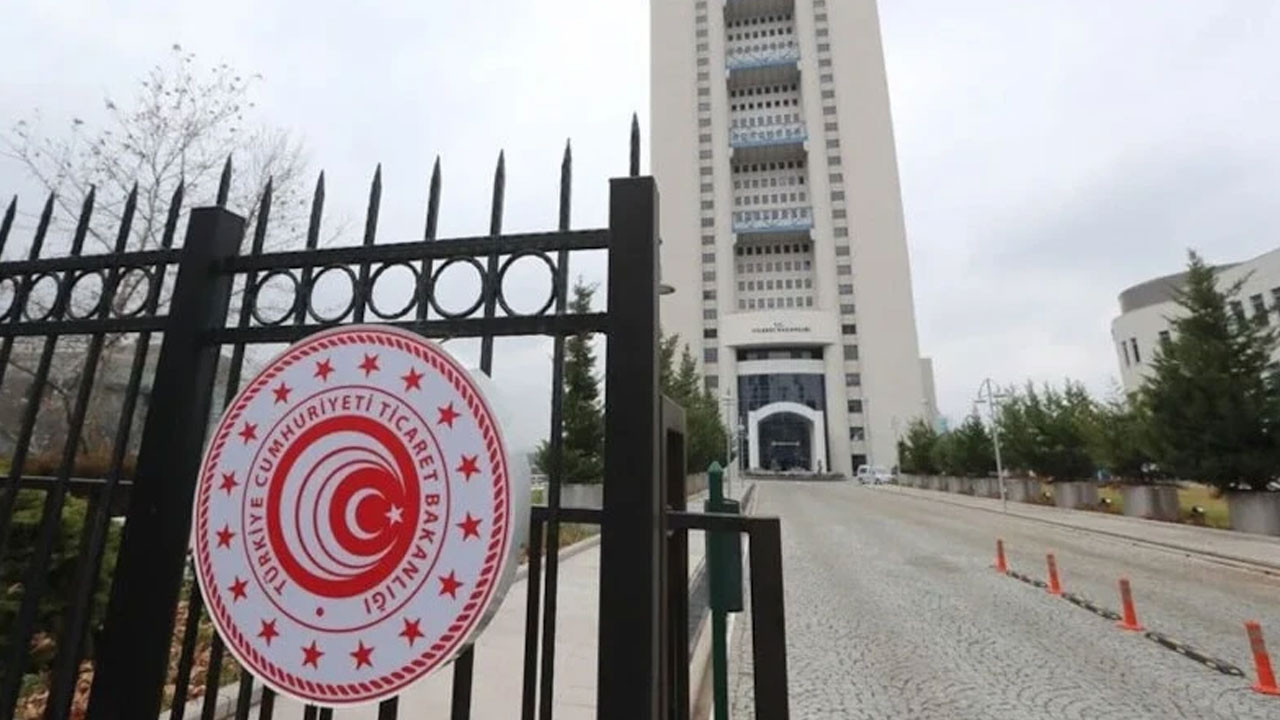 Ticaret Bakanlığı uyardı: Sosyal medyada 'Fiyat için DM' yazana ceza geliyor
