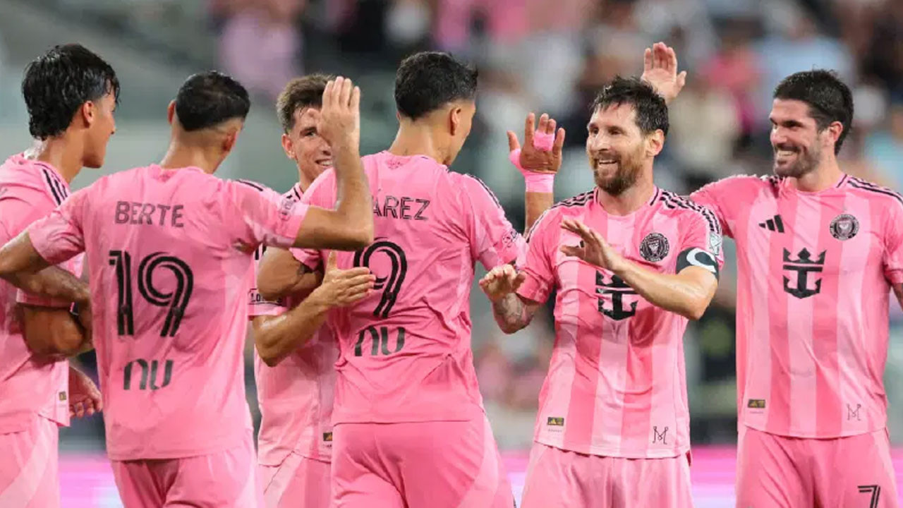 Messi tek başına dağıttı. 39 yaşındaki yıldız attığı 4 golle maça damga vurdu