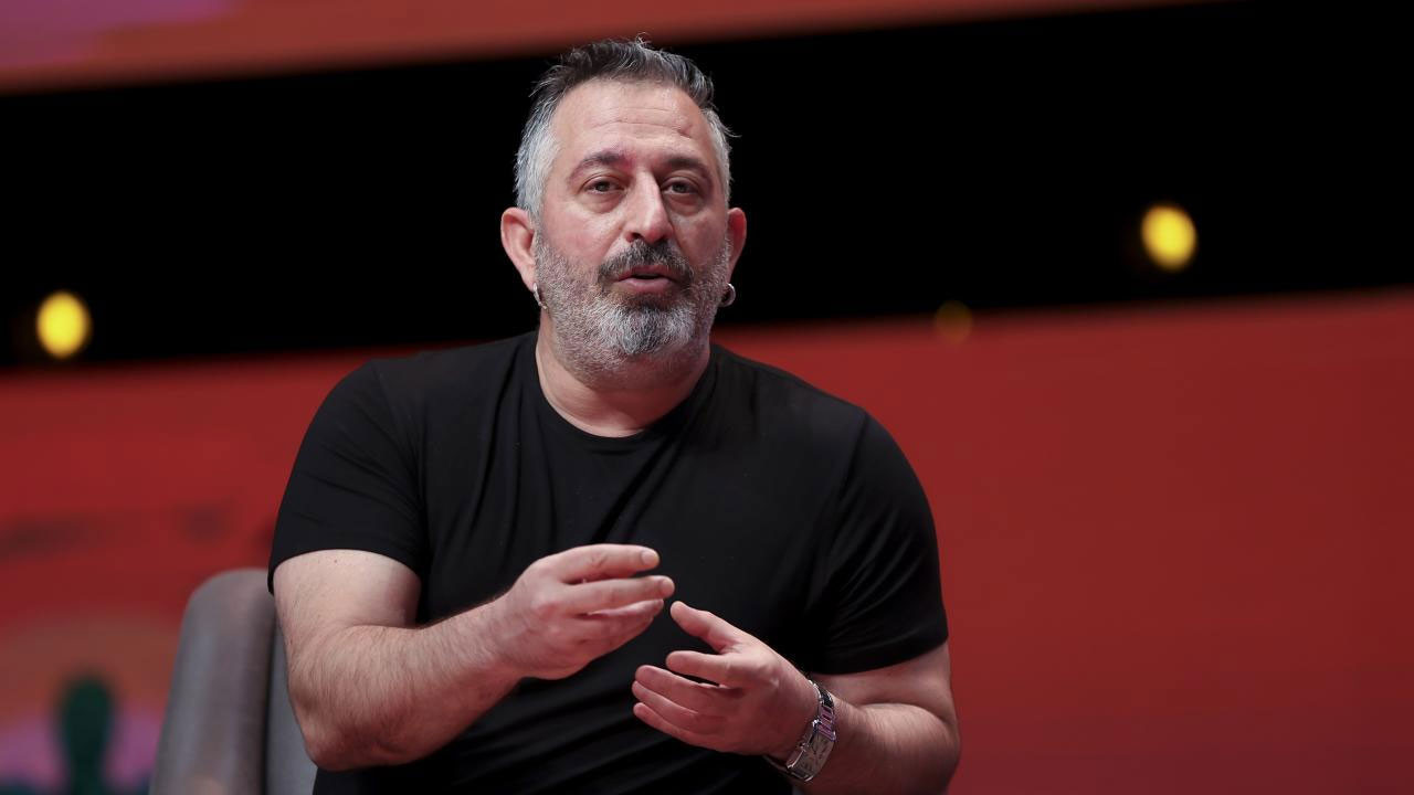 Cem Yılmaz'ın sağlık durumu nasıl? Doktoru bilgi verdi: "Büyük bir kalp krizi geçirdi"