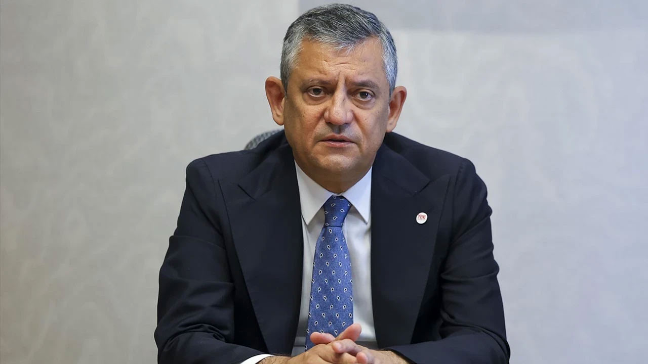 Özgür Özel parti genel merkezinde çalışmalarına başladı