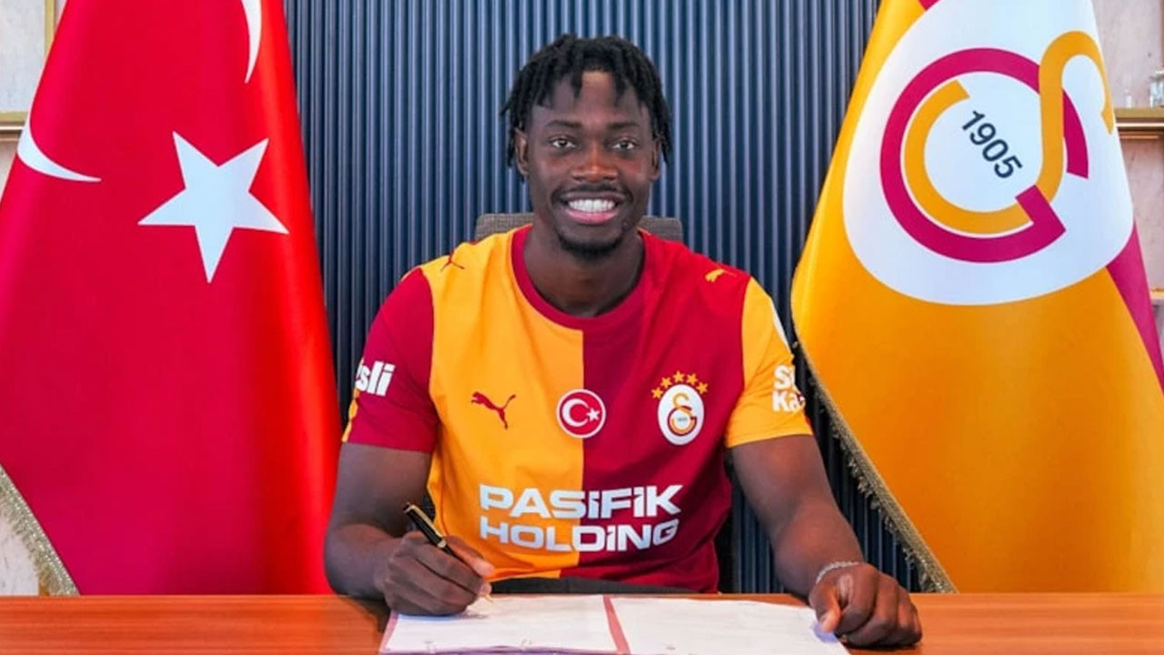 Galatasaray, El Chadaille Bitshiabu transferini KAP'a bildirdi