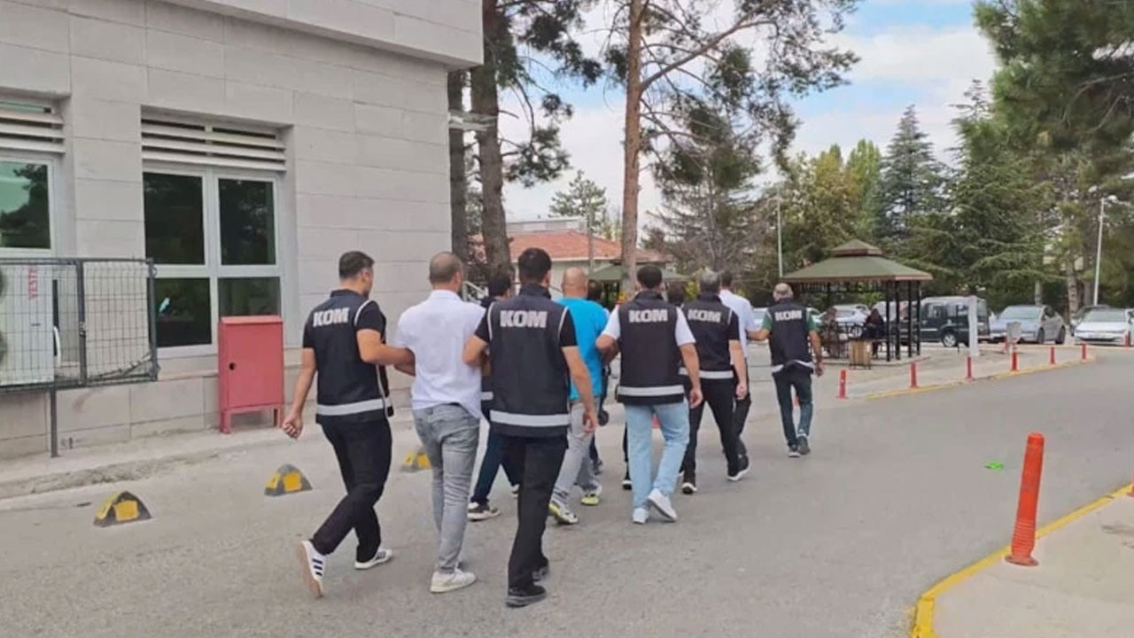 İş yerine çağırdıkları kişileri dövüp gasbettiler! 4 şüpheli tutuklandı