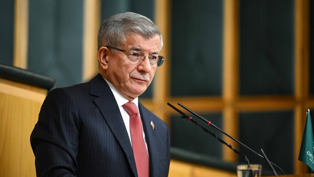 Ahmet Davutoğlu hakkında soruşturma başlatıldı: Cumhurbaşkanına hakaret suçu
