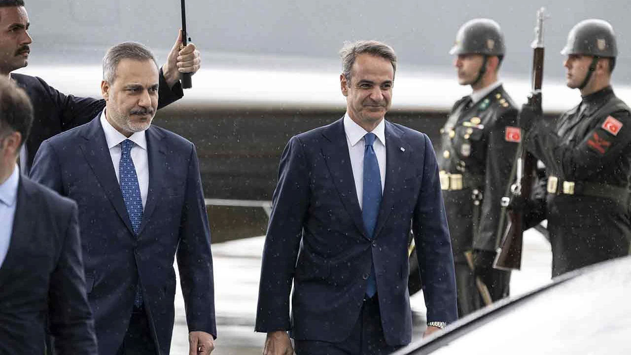 Yunanistan Başbakanı Miçotakis'ten Türkiye çıkışı: Bizimle iyi geçinmeli