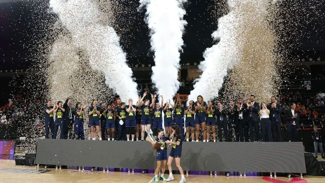 Fenerbahçe Tarfin Avrupa'nın zirvesinde: Üçüncü kez Süper Kupa şampiyonu!