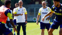 Ve Fenerbahçe beklenen kareyi paylaştı! İsmail Kartal takımın başında antrenmana çıktı