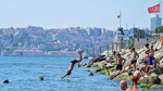 İstanbul'da sıcaktan bunalanlar sahillere akın etti
