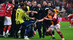 Abdülkerim Bardakcı ve Archie Brown kırmızı kart gördü