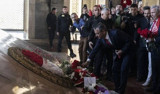Özel'den Anıtkabir ziyareti