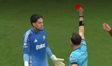 Fenerbah&ccedil;e'de Ederson ile hakem Yasin Kol kafa kafaya geldi! Kırmızı kartla atıldı