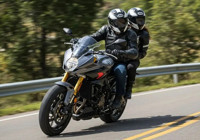 Motosiklet Sürücülerine 'Koruyucu Eldiven' Zorunluluğu Geldi! İşte Cezası ve ATV'deki Yeni Kurallar