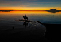 Van Gölü'nde gün batımı nefes kesen görüntüler oluşturdu