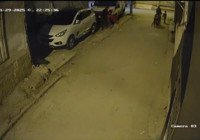 Çocuğun kafasını arabaya vurup yere fırlattı! Şahıs beklenmedik biri çıktı, gözaltına alındı