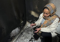 Şarja takılı olan telefon patladı: Çığlık seslerine uyandı! | Aile ölümden döndü: 'Evime giremiyorum, ağır bir koku var'