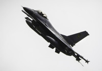 ABD'ye ait F-16 savaş uçağı düştü