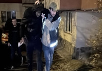 Evinde uyuşturucu satarken yakalanan yabancı uyruklu tutuklandı