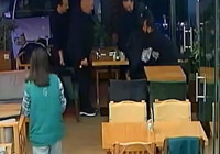 Nefes borusuna çay kaçtı, arkadaşı Heimlich manevrasıyla kurtardı