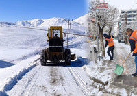 Yoğun kar yağışı etkili oldu: Ekiplerin çalışması başladı