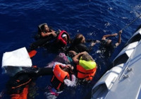 Ege Denizi'nde can pazarı… Yunan Sahil Güvenlik gemisi ile çarpıştı, 14 göçmen öldü