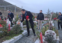 Hatay'da 6 şubat depreminin 3’üncü yıl dönümü! Sabahın erken saatlerinde mezarlara akın ettiler