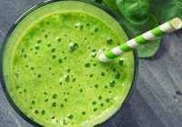 Sabahları aç karnına 1 bardak içmek yetiyor! Vücuttaki şişkinlik ve ödemin kökünü kazıyor!