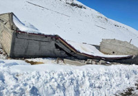 Iğdır Tuzluca'da facianın eşiğinden dönüldü! Yoğun kar yağışı nedeniyle çatı çöktü