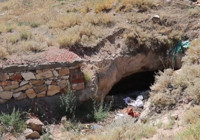 Kırşehir'de belediye işçileri kazı yaparken mağara buldu