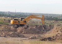 Yol çalışması sırasında iş makinesi doğalgaz borusunu patlattı