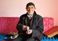 ‘Yürüyen tarih’ Dursun Dede, 71 yıldır önemli olayları not alıyor