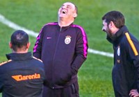 Ümit Davala: Gülüyoruz ağlanacak halinize