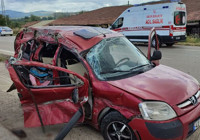 Tırla çarpışan araç hurdaya döndü; 2 ölü, 3 yaralı