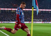 Edin Visca, 3 yıl sonra bir ilki başardı