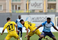 İstanbulspor play-off finaline yükseldi! İstanbulspor: 0 - BB Erzurumspor: 1