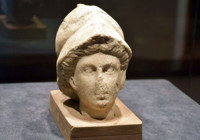 'Athena'nın heykel başı, 27 yıl sonra sergide!