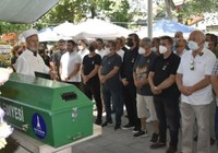 Erdal Beşikçioğlu babasına veda etti
