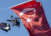 Türk Yıldızları ve Çelik Kanatlar gösteri uçuşu yaptı