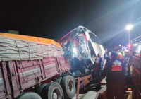 Amasya'da yolcu otobüsü ile kamyon çarpıştı: 2 kişi öldü, 20 kişi yaralandı