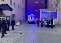 Hakkari'de minibüs şarampole devrildi! 4'ü öğretmen, 2'si öğrenci 11 kişi yaralandı