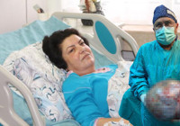 Karın ağrısıyla hastaneye gitti, karnından 8 kiloluk kitle çıktı