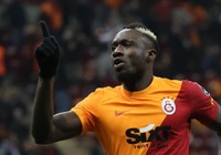 Mbaye Diagne'nin şoförü otomobilini kaçırdı, Diagne fırına sığındı