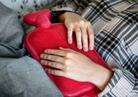 Sıcak su torbası bomba gibi patladı, genç kız soluğu hastanede aldı