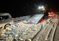Bayburt-Erzurum kara yolu, kar ve tipi nedeniyle kapandı