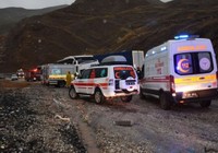 Hakkari'de 3 aracın karıştığı kazada 3 kişi öldü