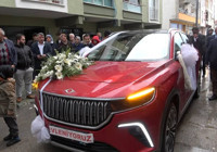 Togg gelin arabası oldu - Bursa Büyükşehir Belediye Başkanı kullandı