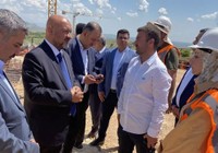 AK Parti heyeti deprem konutlarının inşaat alanını inceledi