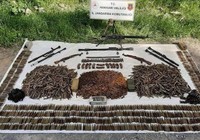 Hakkari kırsalında PKK’ya ait silah ve mühimmat ele geçirildi